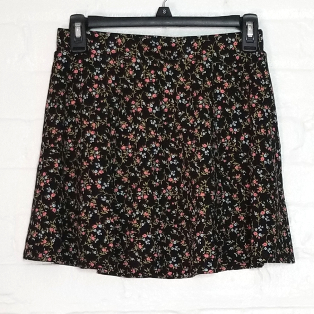 Forever 21 Floral Skirt NWT - Picture 2 of 4